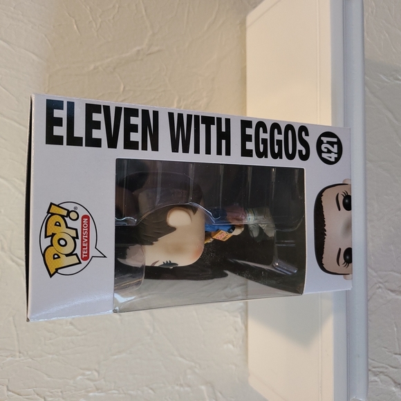 [Funko Pop] Stranger Things:Eleven w/ Eggos [421] - Picture 2 of 6